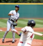 [포토] 뜬공을 바라보는 다르빗슈 유