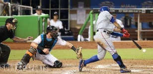 [포토] 추신수, 땅볼은 맞을때부터 손 맛이 달라