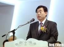 축구 감독, 교장 선생이 되다… 이희철, 제24대 경신중 교장 취임