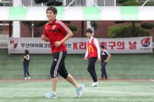 부산, ‘K리그 축구의 날’ 맞아 기장중학교서 축구 클리닉