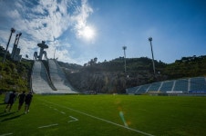 강원의 도전, 스키 점프장을 축구장으로 바꾸다