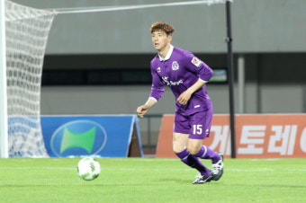 FC 안양, 수비수 김태호와 재계약