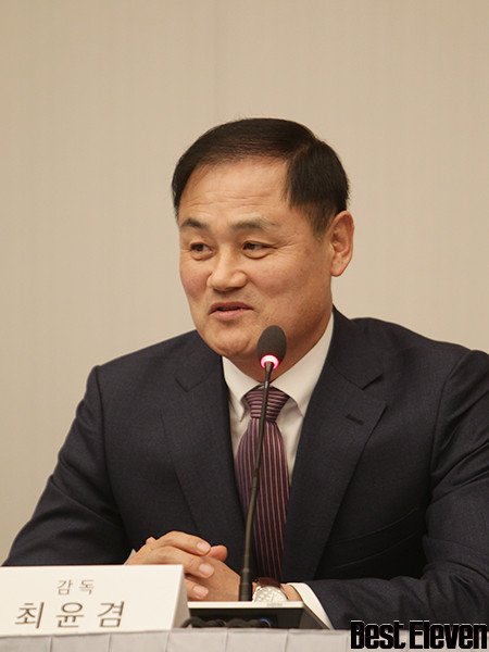 충북청주FC, 최윤겸 감독 자진 사퇴…무승 우려에서 결단