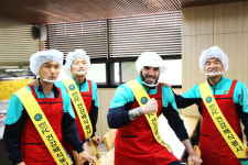  안산, 안산21세기병원에서 배식 봉사 활동 