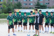 전북 선수단, ‘드림필드리그’ 4강 진출 중학교 방문