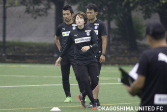 한국 여자 축구 최초로 일본 프로팀 지도자가 된 그녀