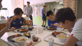 수원, A매치 휴식기 맞이 ‘부어치킨데이’ 회식 진행