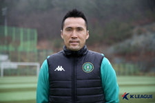 아스나위 품은 김길식 감독, “마케팅용 영입 아냐… 기대된다”