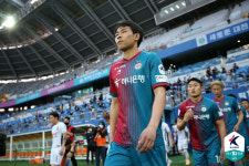시즌 첫 홈 승리, 첫 1위, 관중 만석까지…  대전하나의 겹경사