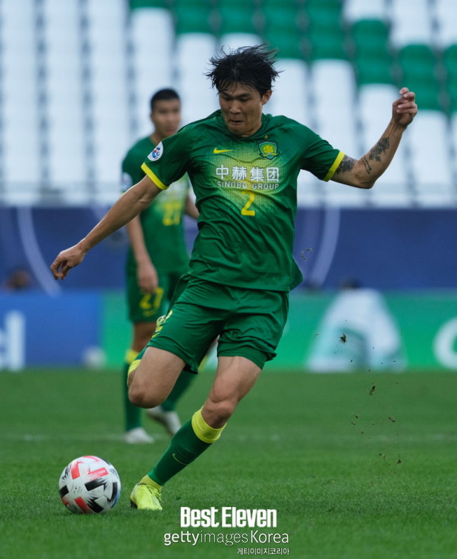 김민재, 바이에른 떠날 가능성 높아지며 첼시와 뉴캐슬 등 EPL 구단들 이적 관심 뜨거운 논란