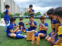 폭우도 말릴 수 없었던 경남 아이들의 뜨거운 축구 축제