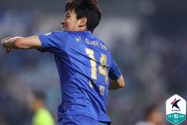 전북, 전진우의 화려한 활약 속에 대구에 4-0 완파하며 선두 복귀