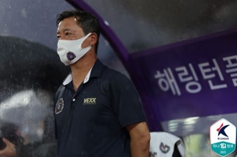[b11 현장] 제자들 상대하는 이우형 안양 감독, 