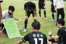 [b11 인터뷰] 이상용 성남 U-15 감독, 아기 까치들의 스승이 된 성남산(産) 까치