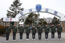 2부가 웬말?... 김천 상무, WC 대표 윤종규 등 18명 전훈 합류... 성한수 감독, 전 신병에 기대