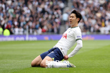 미토마 앞에서... 손흥민, 亞 최초 EPL 100호골 & 英 통산 34번째 대기록