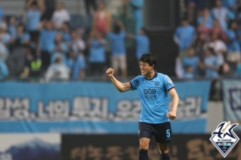 [b11 현장] 대구, '장성원 위닝골'로 험난한 제주 원정 넘었다... 2-1 역전 승리로 전북 넘고 '4위' 등극
