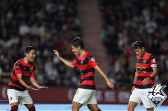 [b11 현장] 한찬희 선제골, 이호재 극장 결승골… 포항, 격전 끝에 전북에 2-1 승리