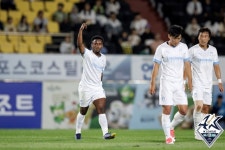 [b11 현장] 파울리뇨 2G 1AS… 195일 만에 K리그2 탈꼴찌에 성공한 천안, 전남에 3-1 승리