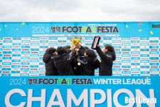 [b11 현장] 영덕 풋볼페스타 윈터리그… 초등 4학년 부문 챔피언은 포항 골든주니어 FC!