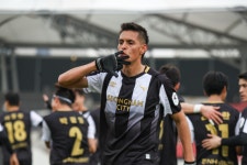 [b11 현장] 박지원 극적 결승골 성남, 안방에서 김포 2-1로 제압...4R 만에 리그 첫 승 신고