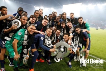 음바페 옆 찰싹+발로 '뻥' 차기까지…이강인, PSG 우승 세리머니서 '이적' 음바페와 친밀감