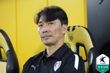 [b11 인터뷰] 변성환 감독, 수원 삼성은 축복! 부담스럽지 않아… 팬들 덕분에 난 특별한 사람