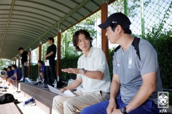 [b11 현장] 홍명보 감독, 연령별 대표팀 지도자와 워크샵 통해 축구 철학 공유 시작