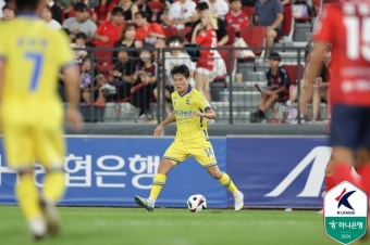 [b11 현장] '선두 경쟁 재점화' 김천, 이동준·김대원 연속골로 2-0 승리하며 '3위 점프'… 인천 압박 커졌다, 최하위 탈출 실패