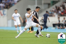 [b11 현장] 이기제 극장 중거리포! 수원 삼성, 도약 절실한 성남 상대 2-1 역전승… K리그2 PO권 재진입