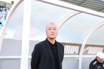 [b11 현장] '페신 멀티골' 부산, 천안 3-2 꺾고 'PO권 재진입'… 모따는 15·16호 골 쏘며 '득점왕 확률 UP'