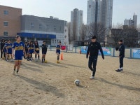 충남아산, MOU 맺은 온양여중 풋살팀과 첫 훈련 실시