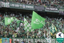 [오피셜] 이럴 수가 인구 62만 지방 중소도시에 축구팬 38만명 찾았다!... 전북현대, 2025 한시즌에만 홈경기 38만 5천명 방문