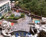 여행 신나게 즐기고 온천에서 건강도 챙기고