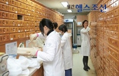 암세포 줄이고 치유력 높이는 통합치료의 현장, 강동경희대한방병원 한방암센터