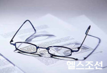 근시 진행 막으려면 UVA 제대로 차단하는 안경 렌즈 선택해야