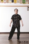 [이찬의 태극권체조] 곰과 새에게 배우는 허리·다리풀기