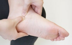 살다가 정상이었던 발이 평발로 바뀔 수 있을까?