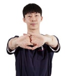 척추 건강 지키는 바른 자세와 스트레칭 방법