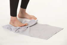 자세 바로잡는 발바닥 근육 단련 운동, 이렇게~