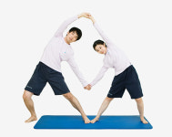 부부가 함께 할 수 있는 무릎·어깨 스트레칭