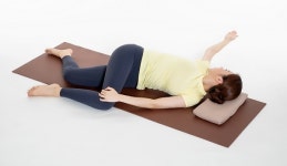 척추 바로잡는 몸통 회전 스트레칭