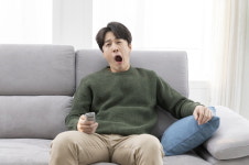 하아아암~ 푹 잤는데도 계속 하품… 의심할 질병있다?