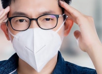 미세먼지 피해 가려면 안경을 써라?