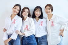 방송인 서정희가 투병 중인 ‘유방암’… 증상과 치료법은?
