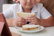 방학만 되면 살찌는 아이… 이유 있다