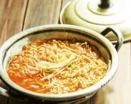 알루미늄 나온다지만… ‘양은 냄비’에 끓인 라면은 왜 맛있을까?