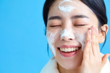 건조한 계절, 세수할 때 ‘볼’부터 씻으면 안 되는 이유