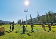 골프장보다 10배 작은 곳에서… 파크골프 운동 될까? [뜨는 시니어 운동]