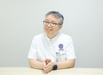 눈 없는 환자 위해 29년 동안 한 자리에서 ‘의안’ 만들었어요